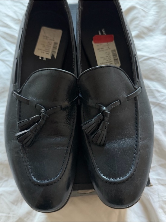 Saks Fifth Avenue Navy Penny Tassel Loafers in Size 9.5